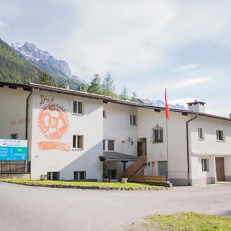 Pensiun Lischana Sent Esterno foto