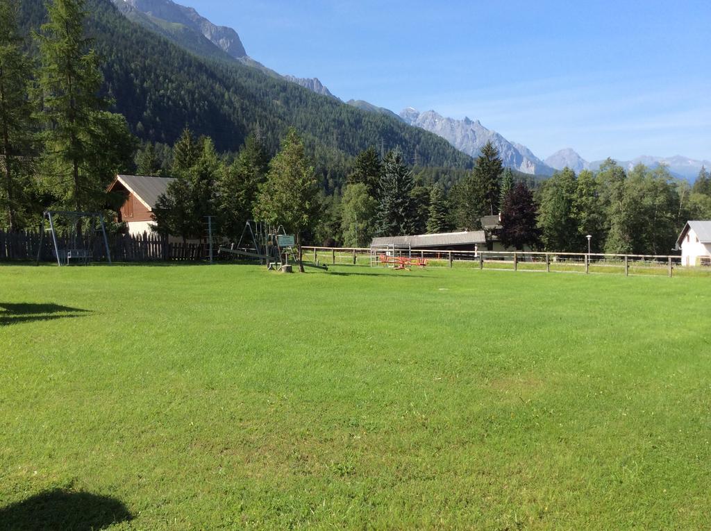 Pensiun Lischana Sent Esterno foto